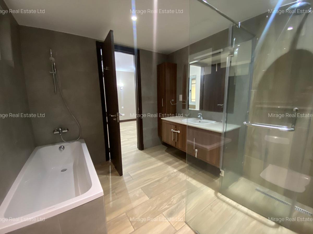 3 Bed Apartment with En Suite in Parklands - 15