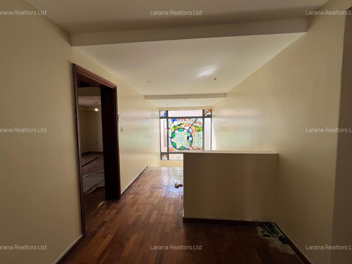 5 Bed Townhouse with En Suite at Convent Dr - 6
