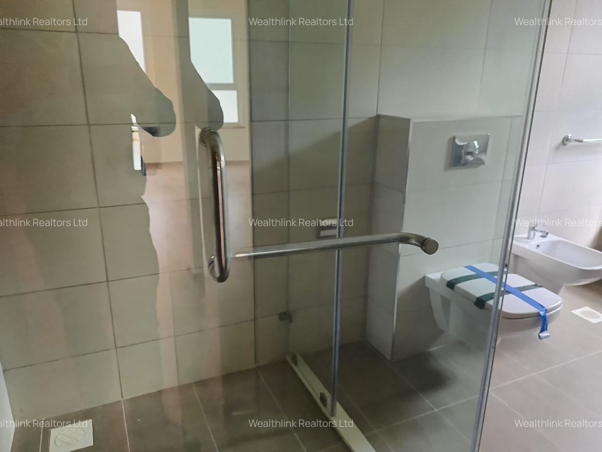 4 Bed Townhouse with En Suite at Iguta Paradise - 8