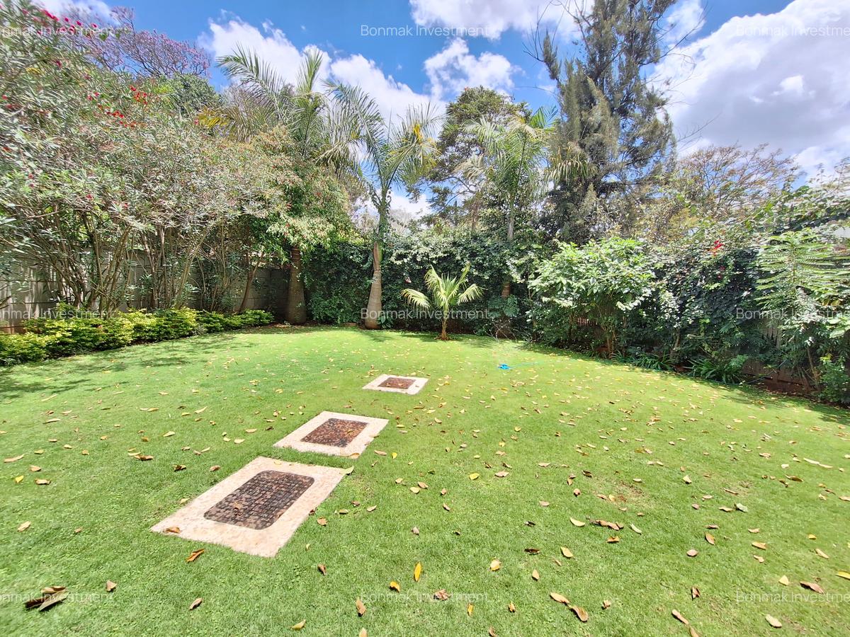 5 Bed Townhouse with En Suite at Lavington Green - 18