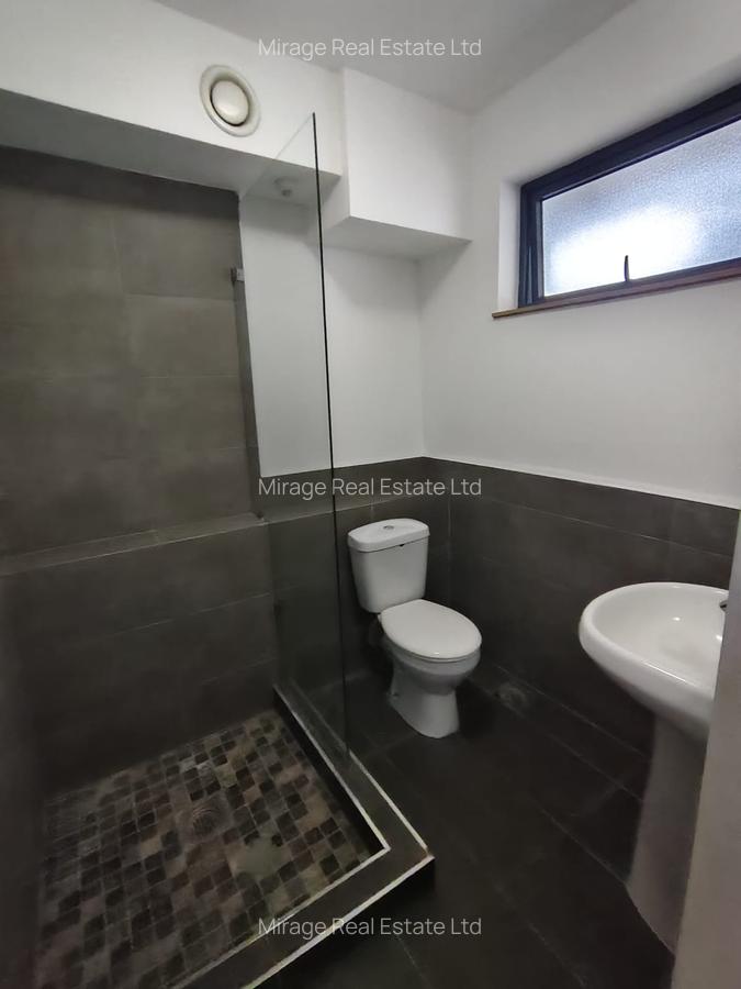 3 Bed Apartment with En Suite in Garden Estate - 7