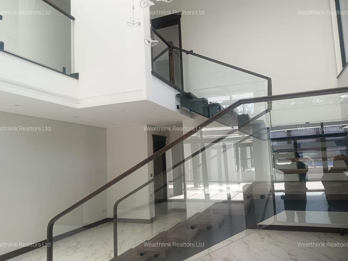 5 Bed House with En Suite at Nyari - 18