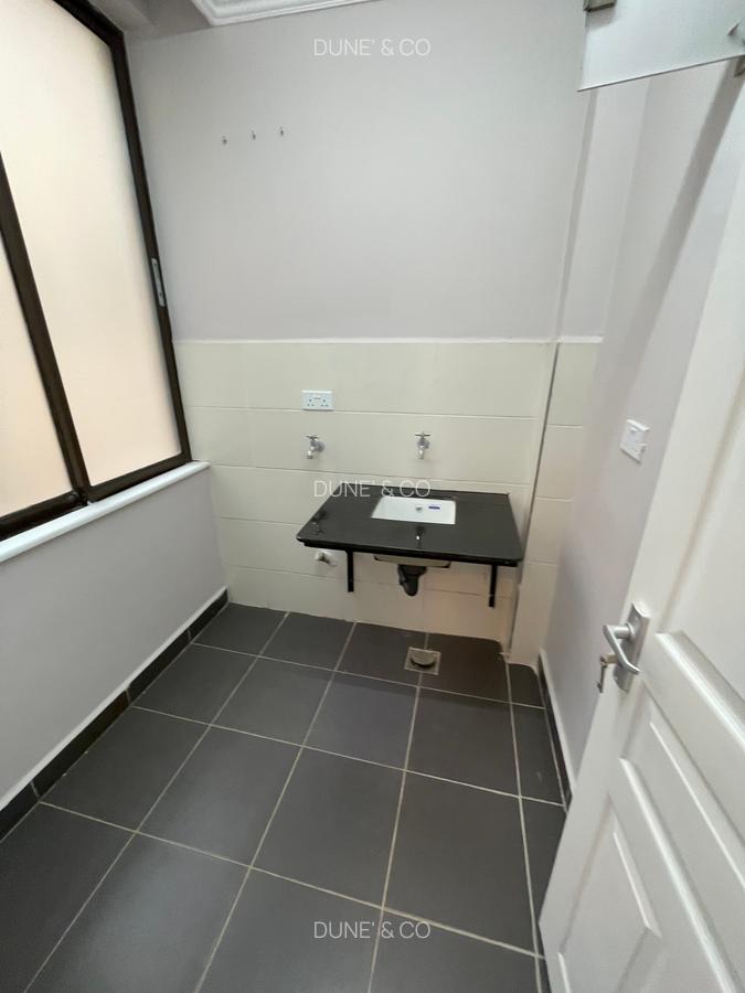2 Bed Apartment with En Suite in Westlands Area - 15