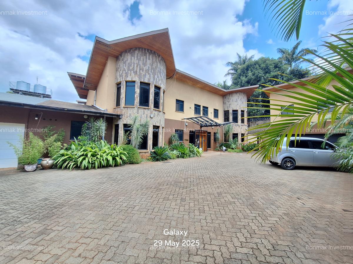 5 Bed Townhouse with En Suite at Kyuna Road - 1