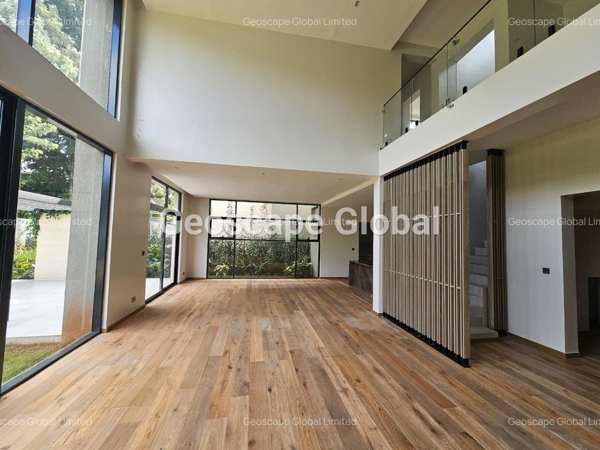 5 Bed House with En Suite in Runda - 9