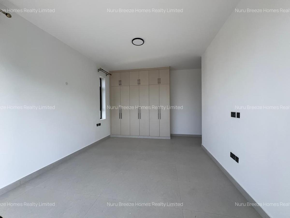 2 Bed Apartment with En Suite in Brookside - 17