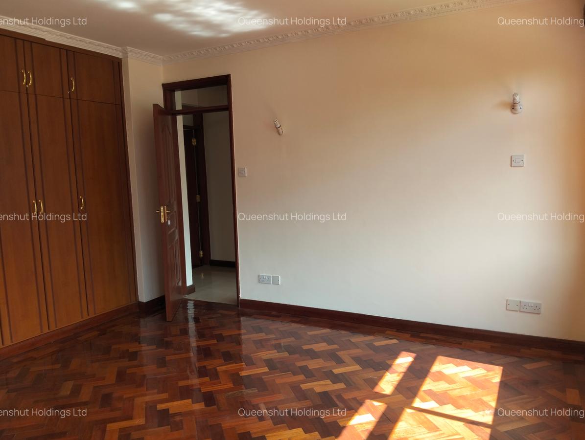 3 Bed Apartment with En Suite in State House - 11