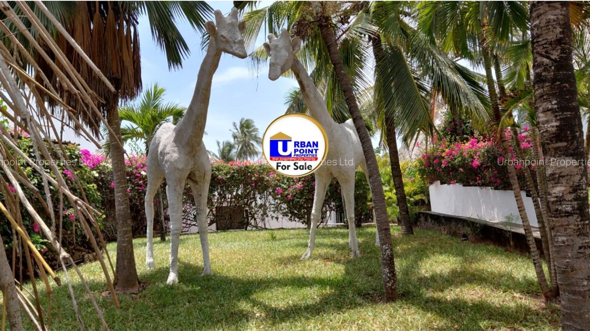 8 Bed House with En Suite in Watamu - 7