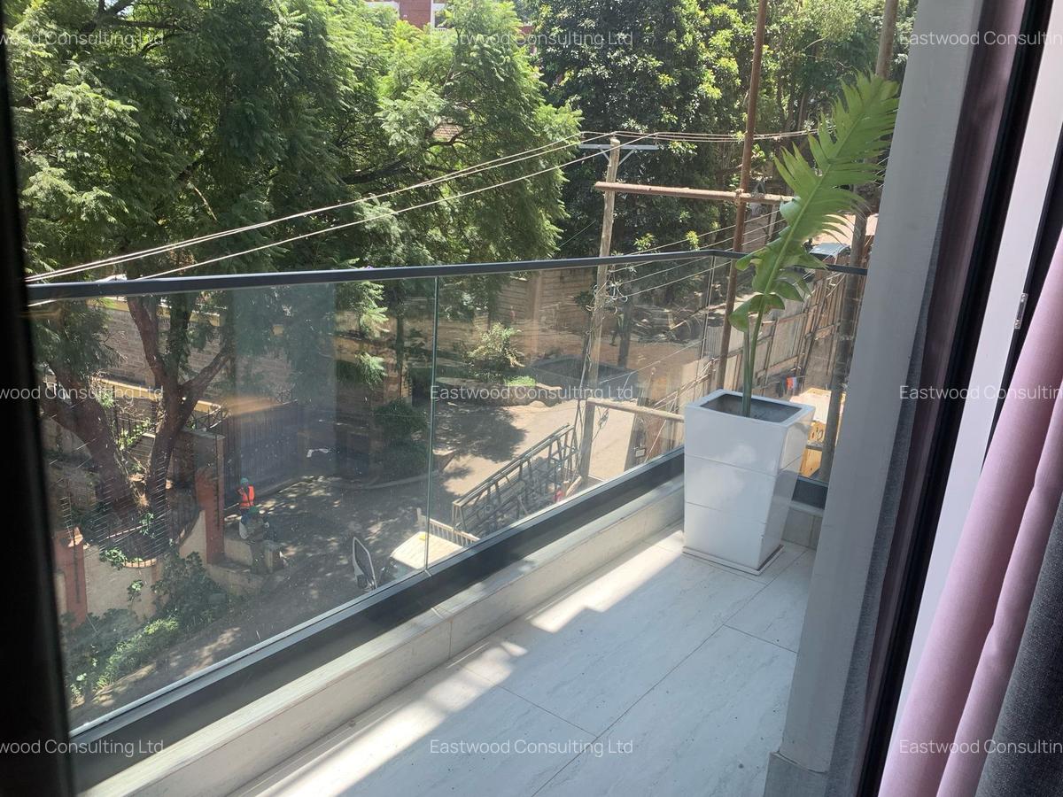 1 Bed Apartment with En Suite at Riverside Drive - 10