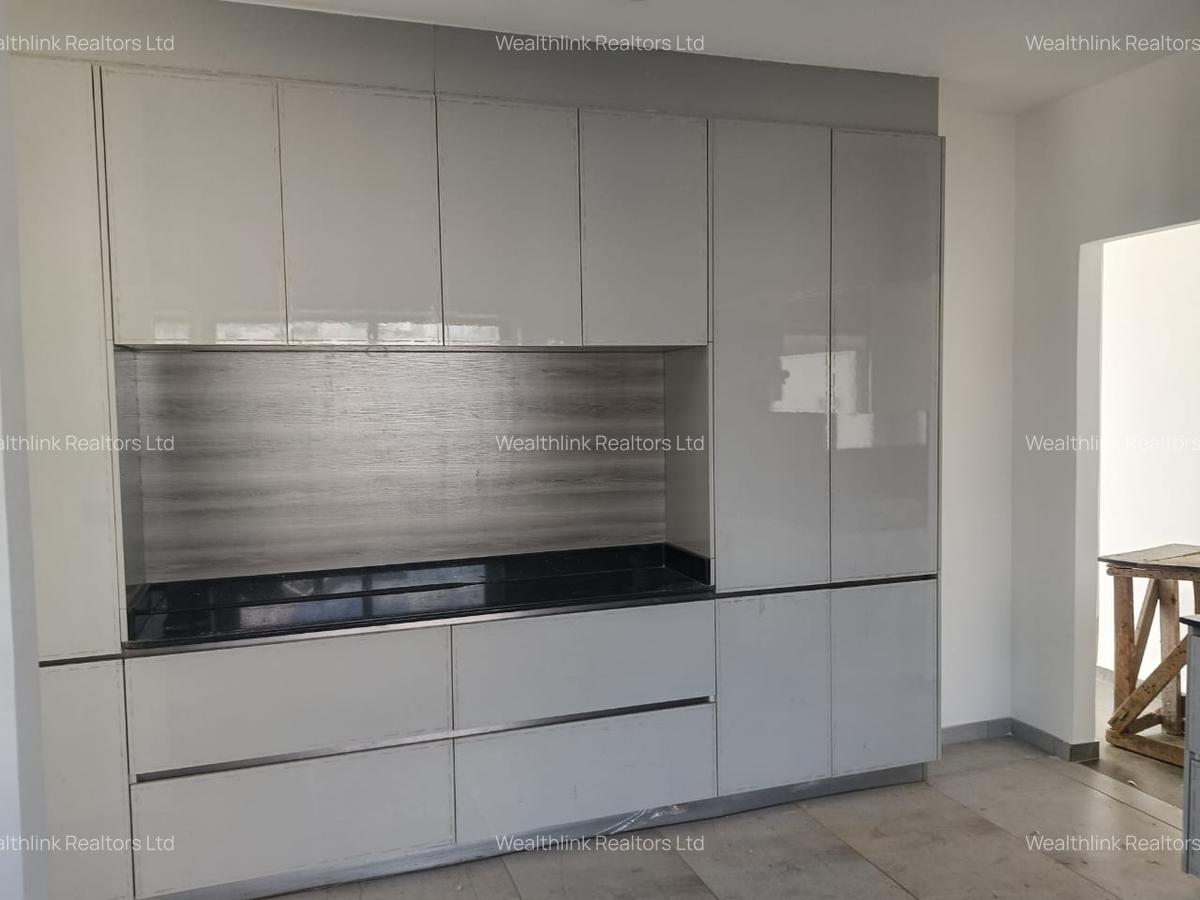 4 Bed Townhouse with En Suite at Paradise Lost - 15