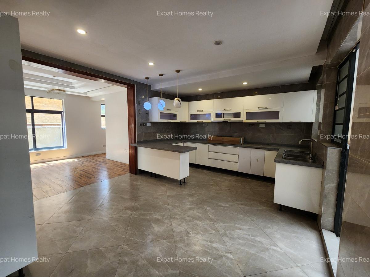 5 Bed Villa with En Suite in Lavington - 10