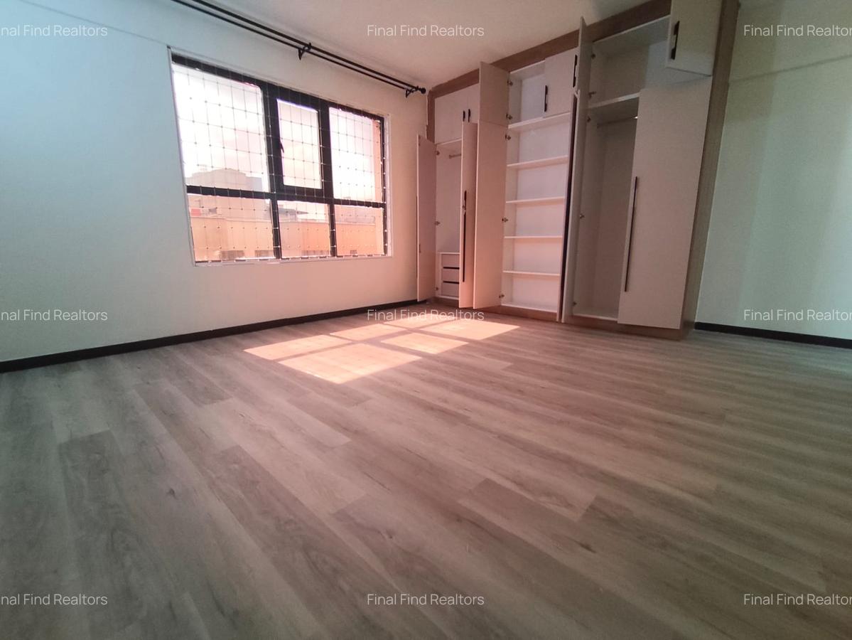4 Bed Apartment with En Suite in Parklands - 1