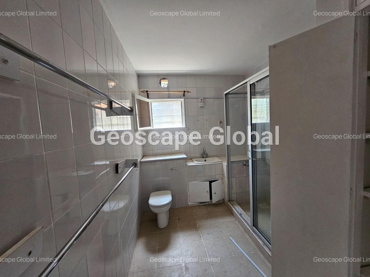 4 Bed House with En Suite in Runda - 8