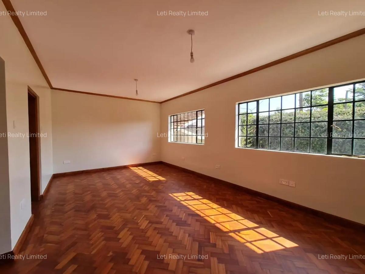 4 Bed Townhouse with En Suite in Lavington - 17