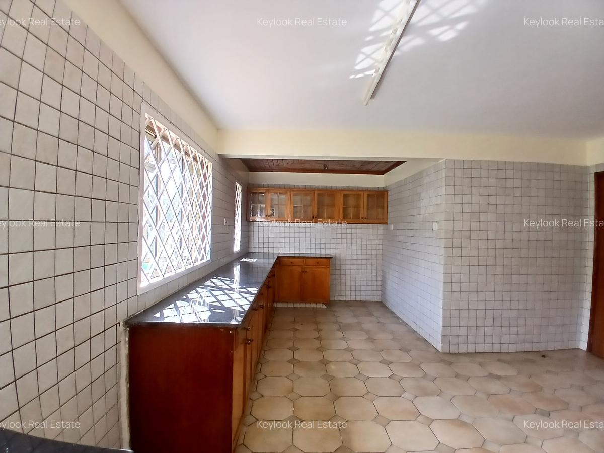 4 Bed Townhouse with En Suite at Lavington Green - 20