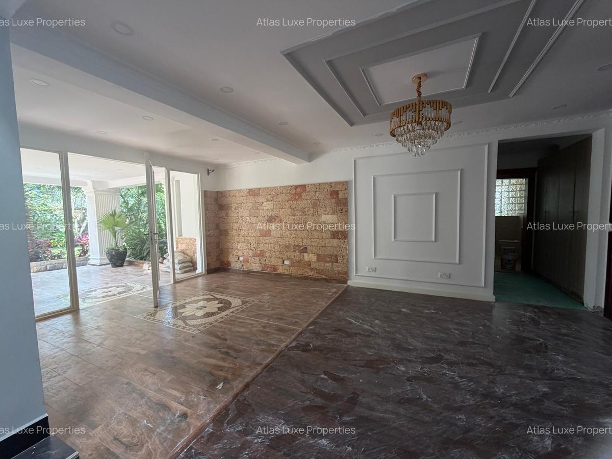 6 Bed House with En Suite at Old Runda - 2
