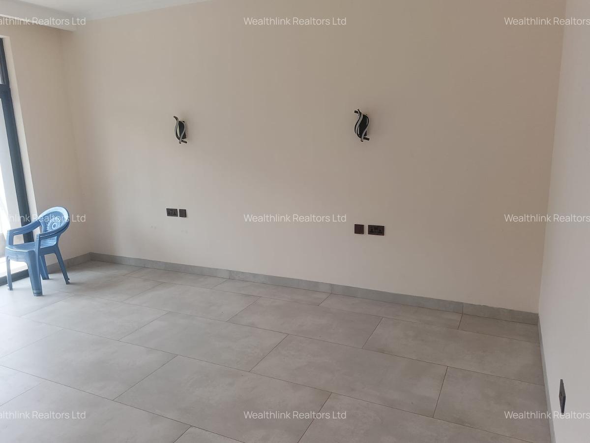 4 Bed Townhouse with En Suite at Kist - 17