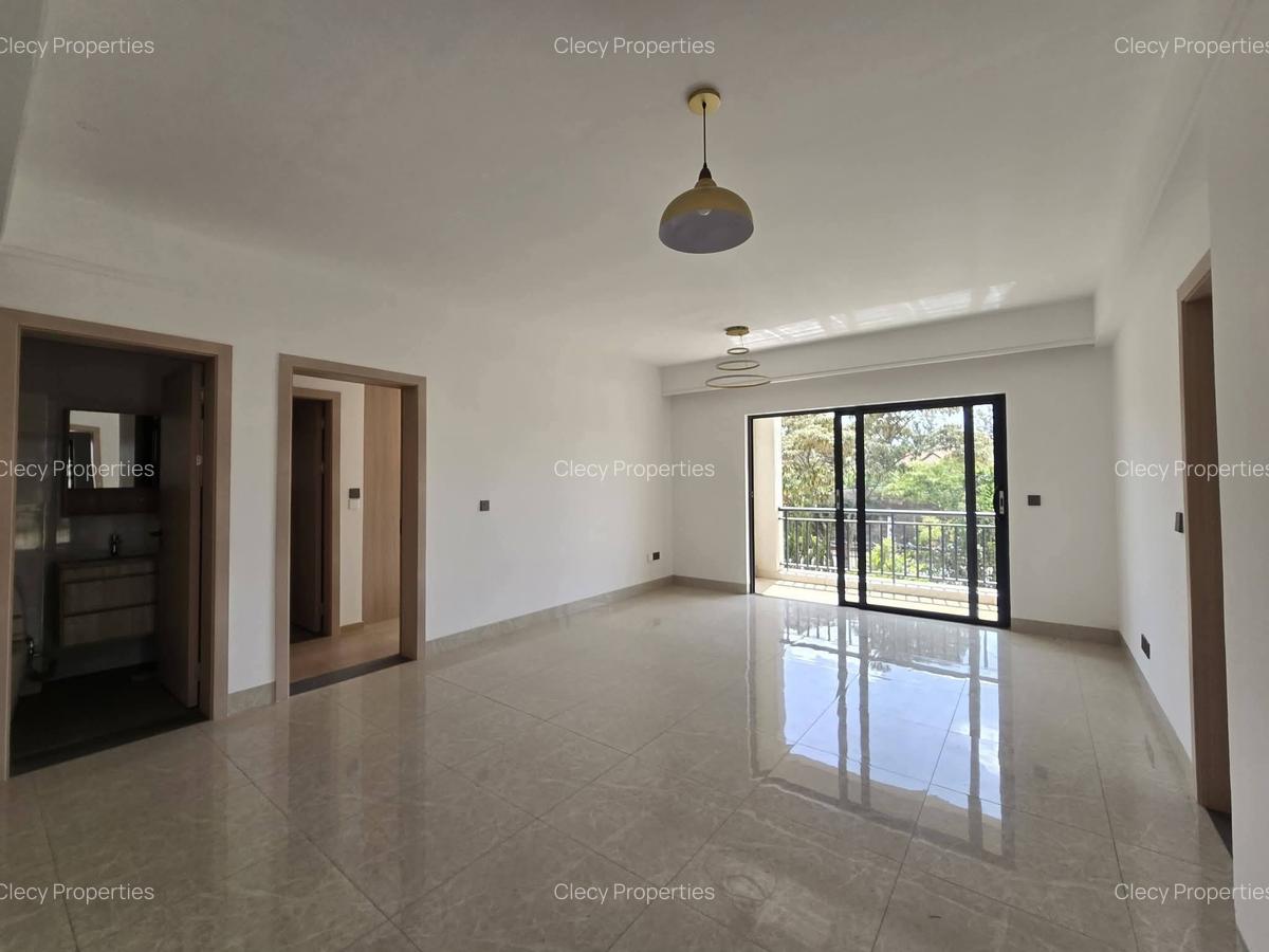 Serviced 2 Bed Apartment with En Suite at Northlands - 4