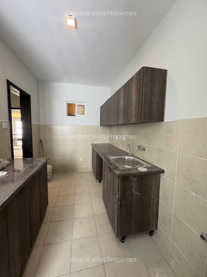 3 Bed Apartment with En Suite in Riverside - 7