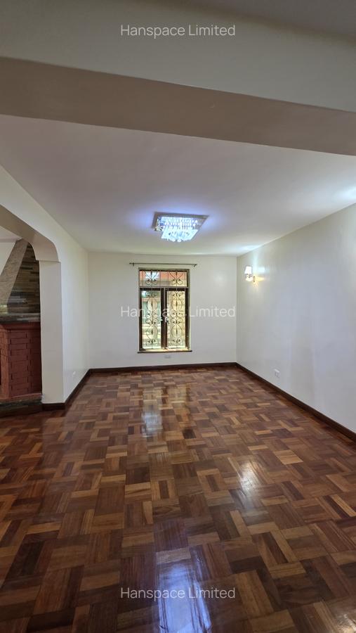 5 Bed Townhouse with En Suite in Lavington - 9