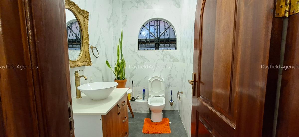 4 Bed House with En Suite at Grevillea Grove - 13