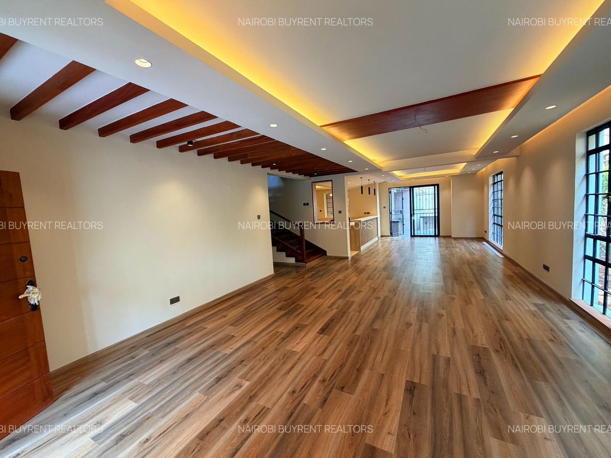 4 Bed Townhouse with En Suite in General Mathenge - 2