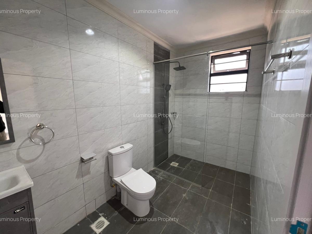4 Bed House with En Suite at Membley - 13