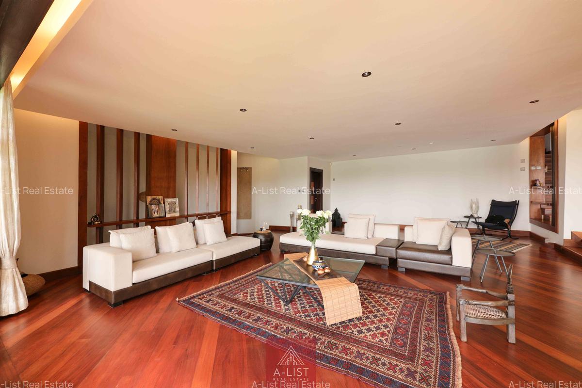 5 Bed House with En Suite at Kabarsiran Road - 2