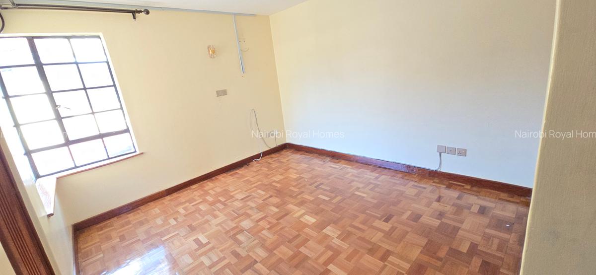 5 Bed Townhouse with En Suite at Lavington Green - 16