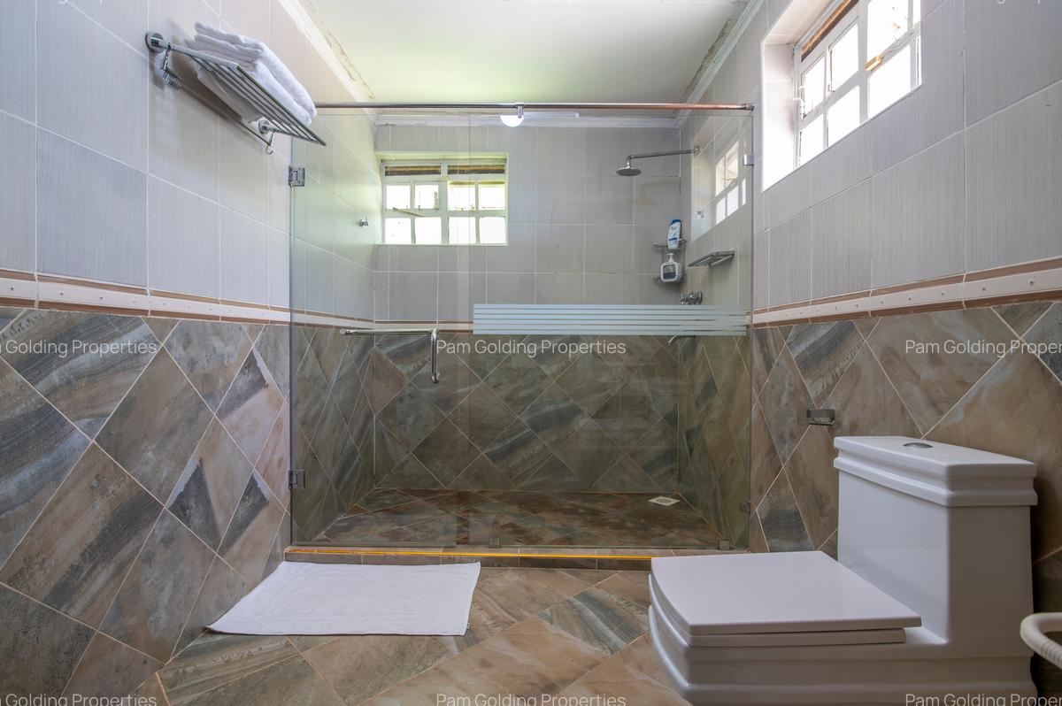 4 Bed Villa at Korompoi - 14