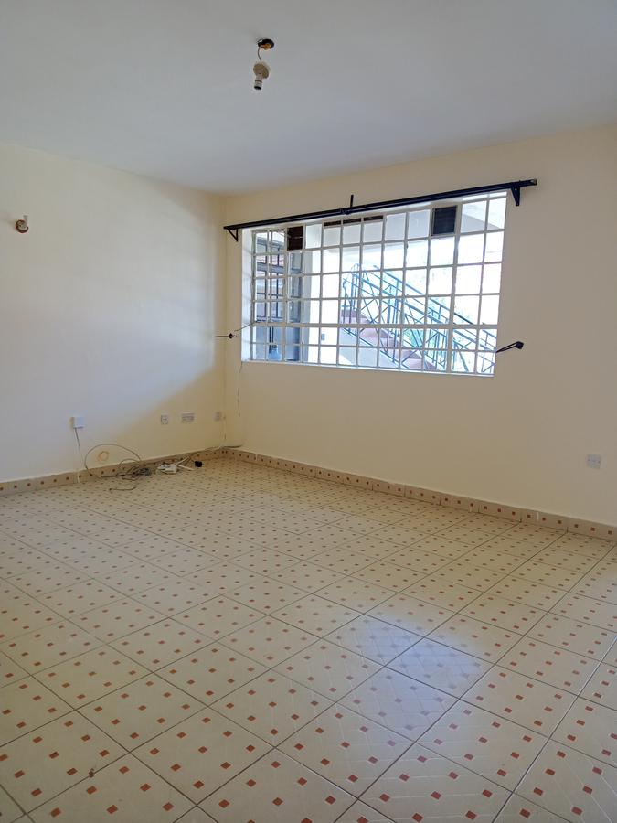 2 Bed Apartment in Garden Estate - 3