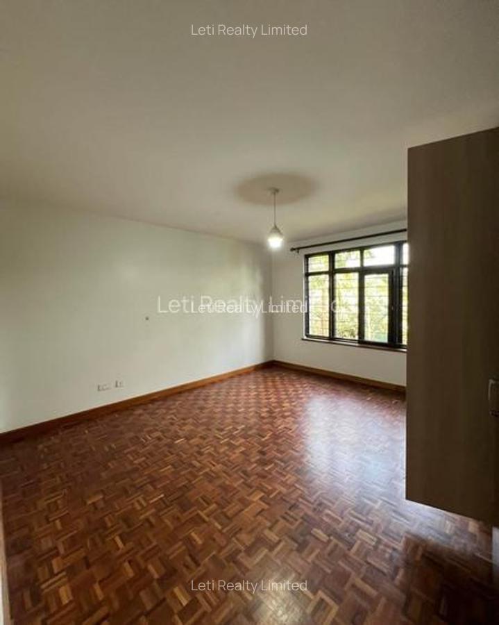 5 Bed Townhouse with En Suite in Lavington - 9