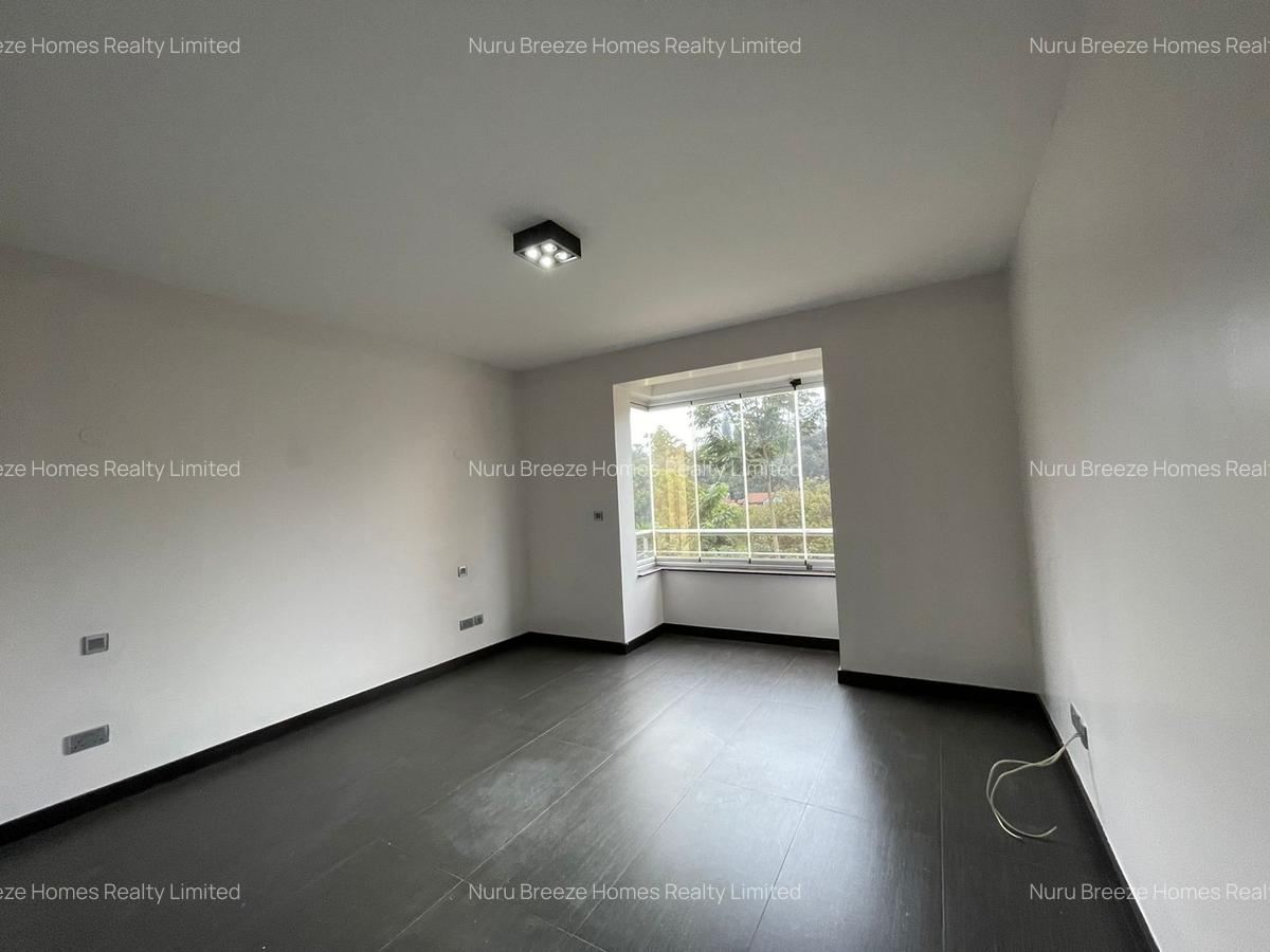 3 Bed Apartment with En Suite in Riverside - 9
