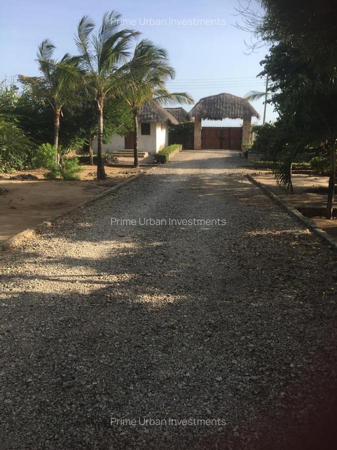 2 Bed House with En Suite in Watamu - 10