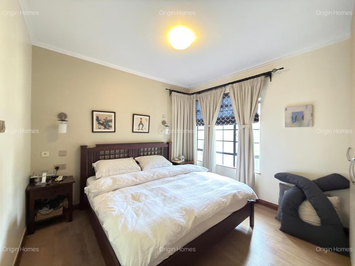 Serviced 2 Bed Apartment with En Suite in Brookside - 11