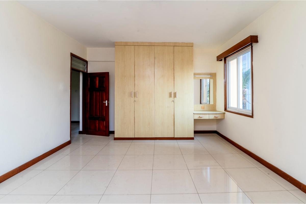 3 Bed Apartment with En Suite in Nyali Area - 11