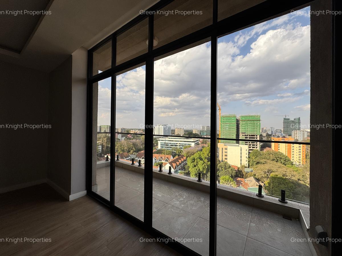 Serviced 3 Bed Apartment with En Suite in Westlands Area - 16
