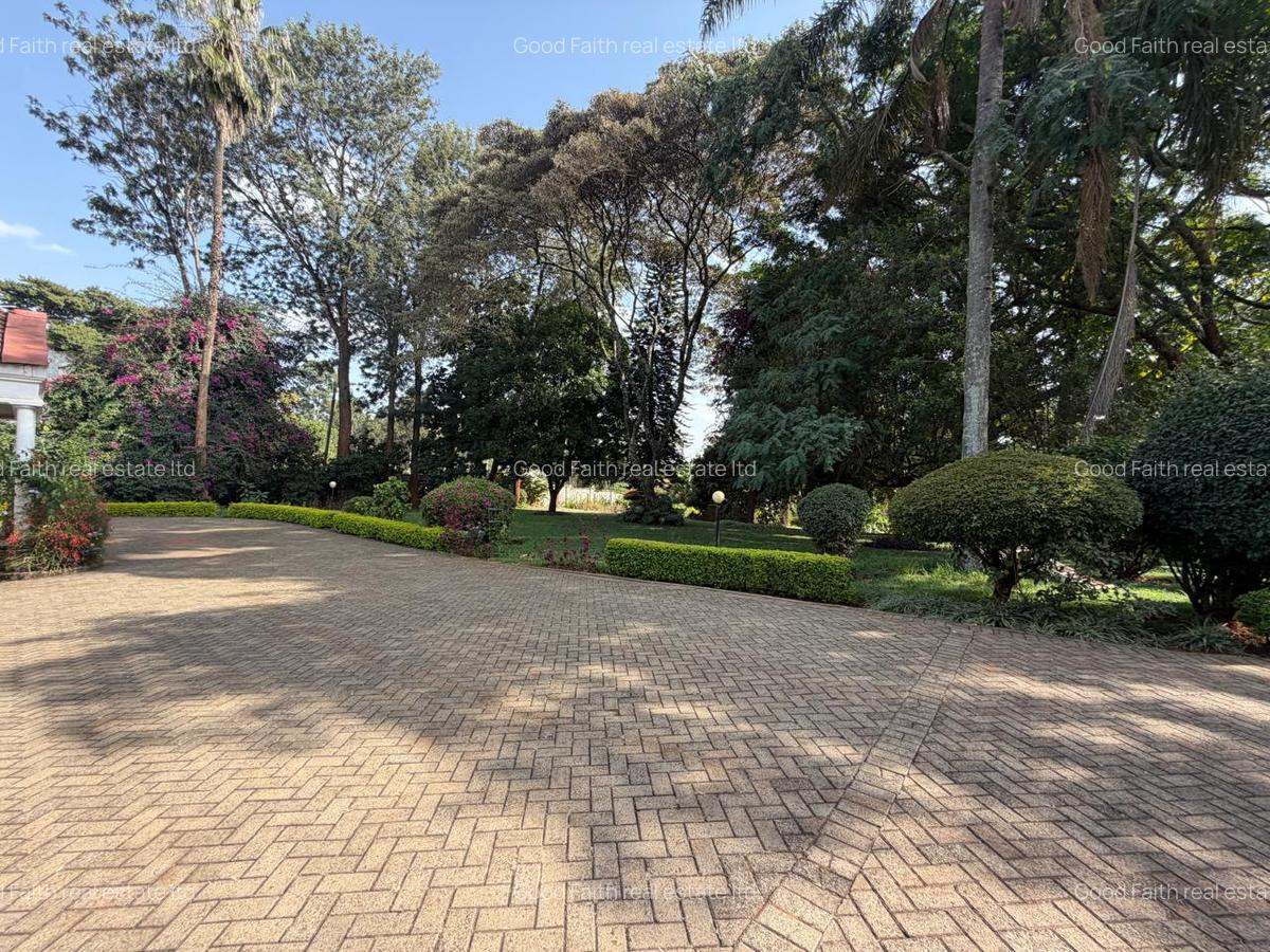 6 Bed House with En Suite in Runda - 13