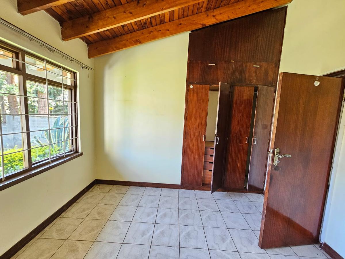 4 Bed House with En Suite in Runda - 6