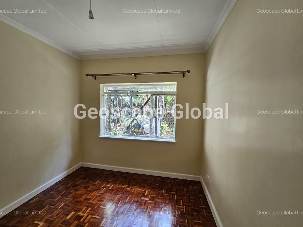 4 Bed House with En Suite in Nyari - 4