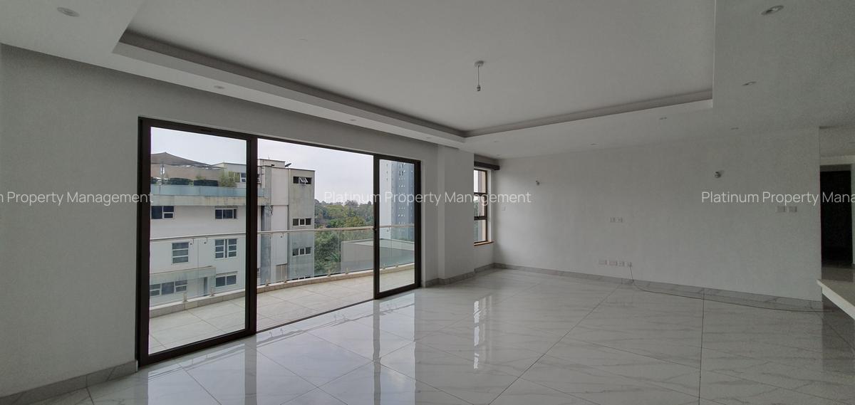 4 Bed Apartment with En Suite in General Mathenge - 3