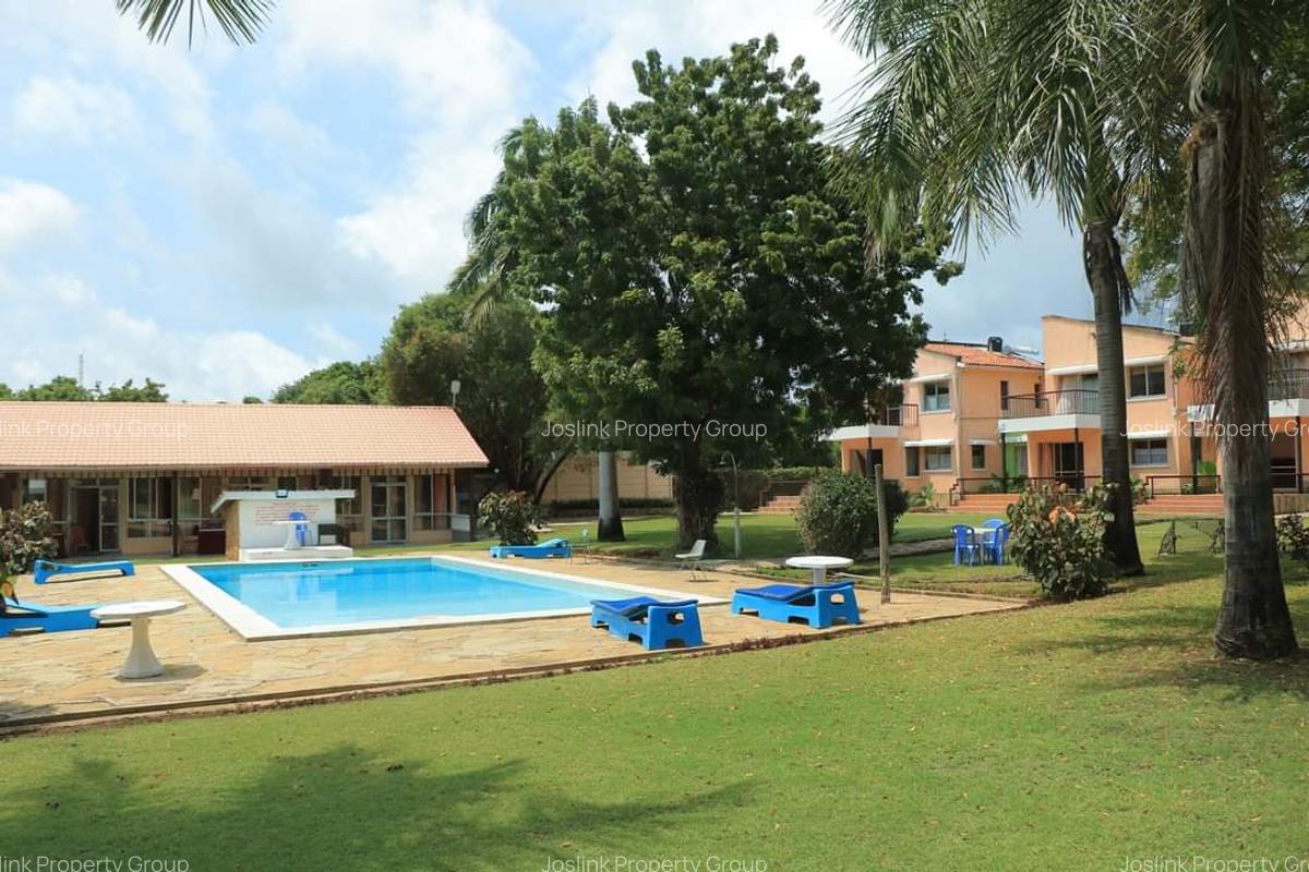 Serviced 3 Bed Apartment with En Suite in Nyali Area - 15