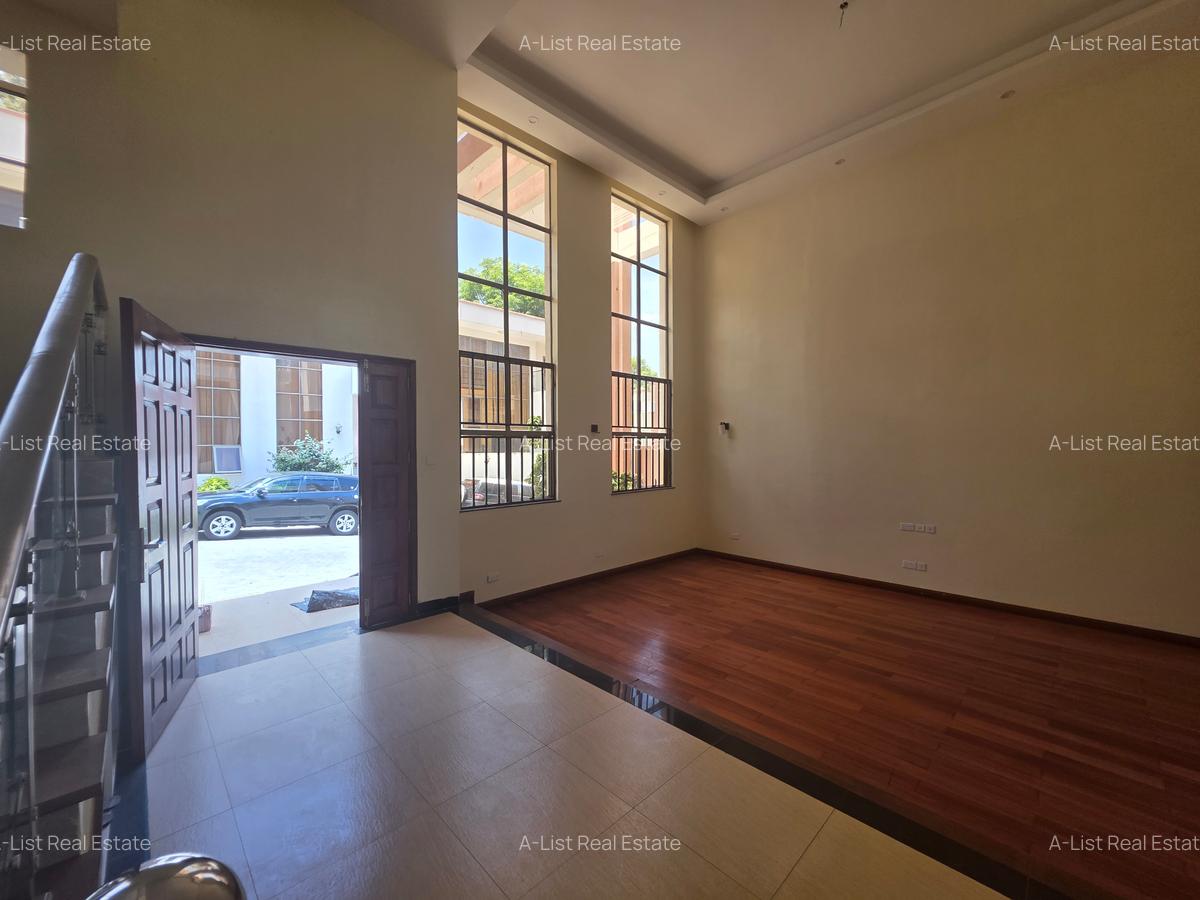 5 Bed Villa with En Suite at Chalbi Road - 1