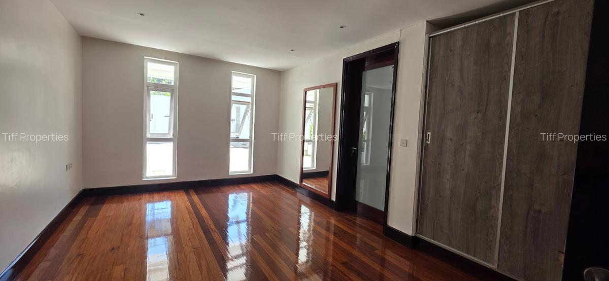 5 Bed House in Runda - 15