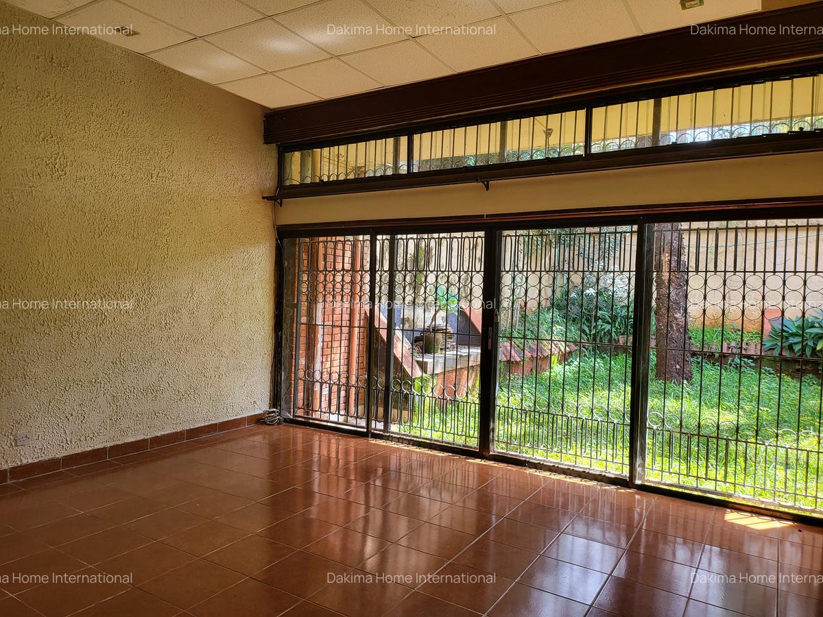 4 Bed Townhouse with En Suite in Rhapta Road - 4