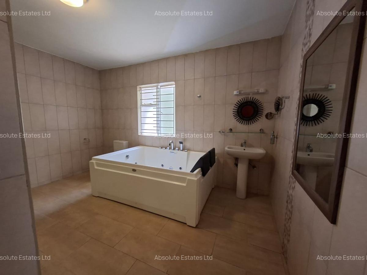 4 Bed Villa with Garden in Runda - 13