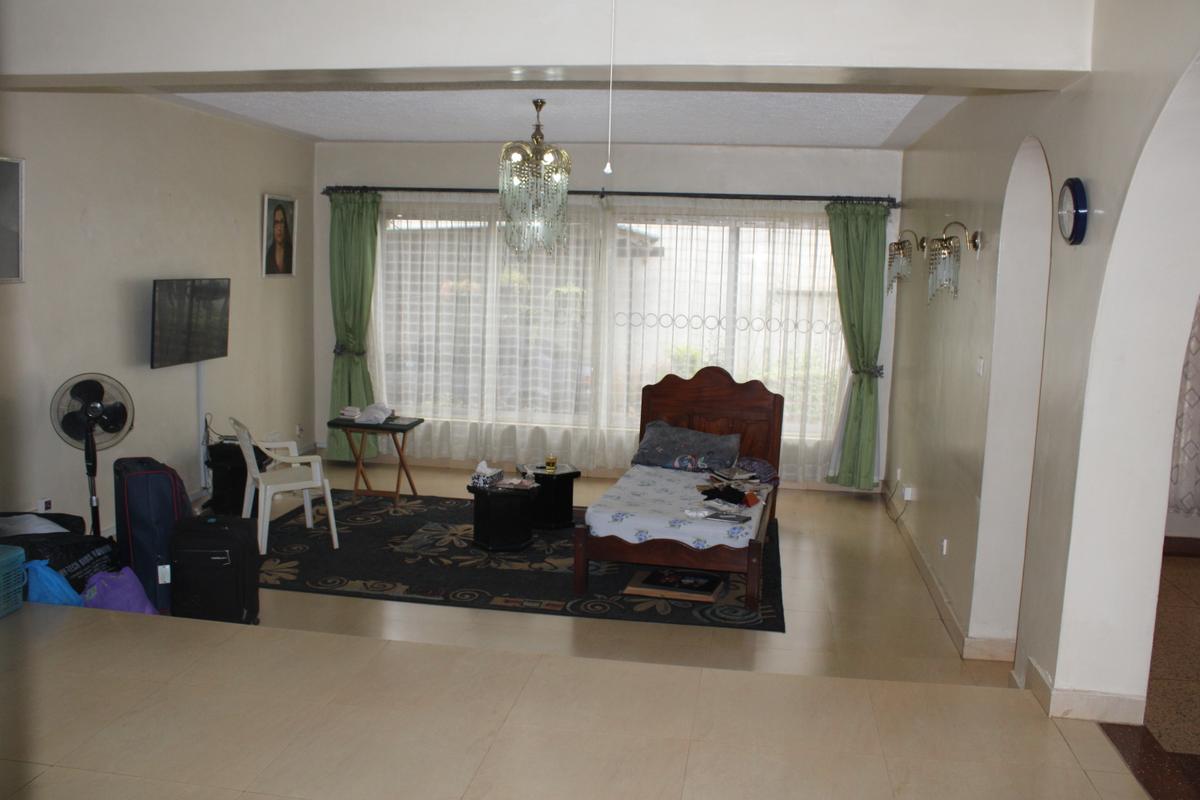 5 Bed Townhouse with En Suite in Westlands Area - 2