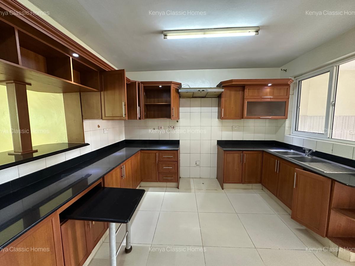 3 Bed Apartment with En Suite in Kilimani - 5