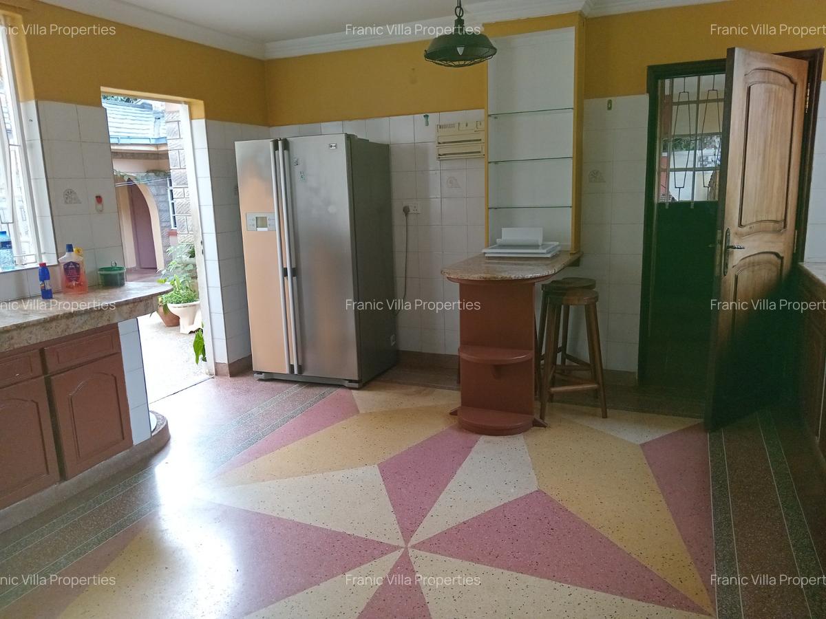 3 Bed House with En Suite at Runda - 16