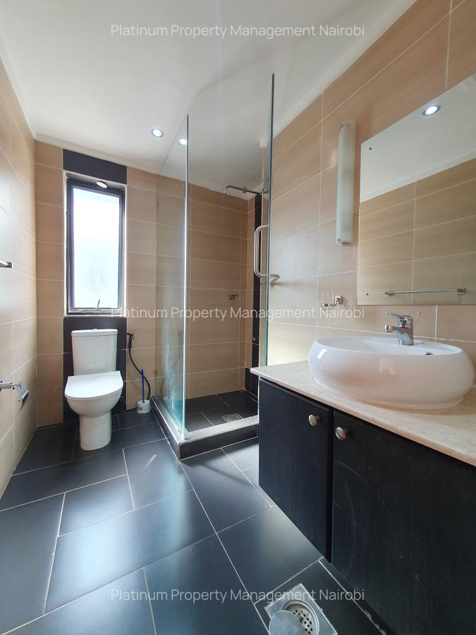 Serviced 2 Bed Apartment with En Suite at Westlands Rd - 15